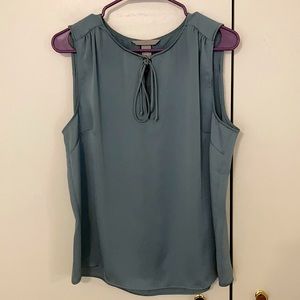 H&M women’s sleeveless blouse